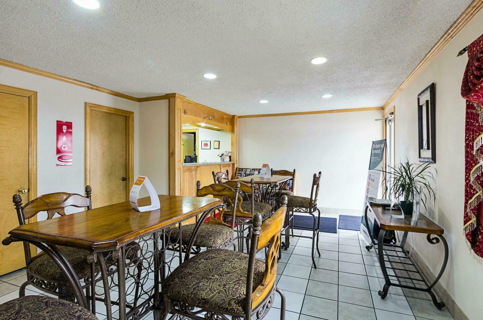 Rodeway Inn West Dodge Omaha Exteriér fotografie